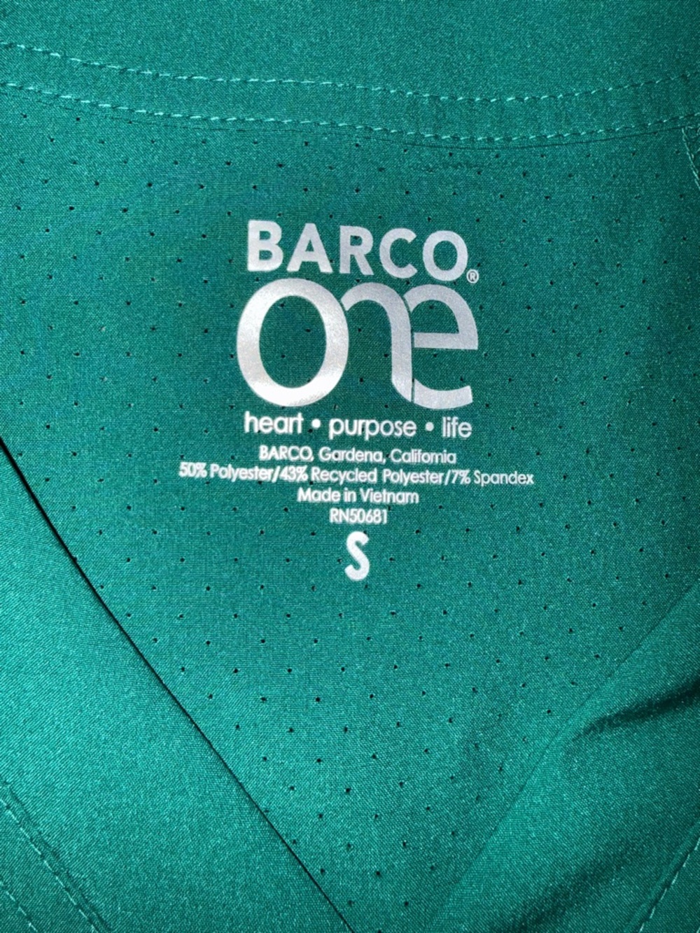 Barco One Racer V-Neck Scrub Top NWOT - Picture 2 of 3